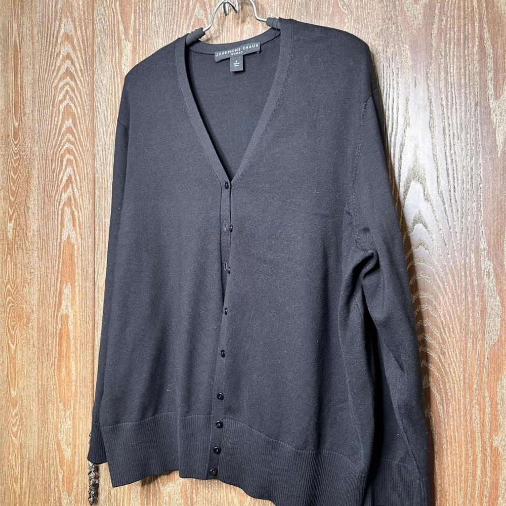 Josephine Chaus Woman Black Silk Blend V-Neck Button Front Cardigan Sweater Sz 2 - Picture 2 of 7
